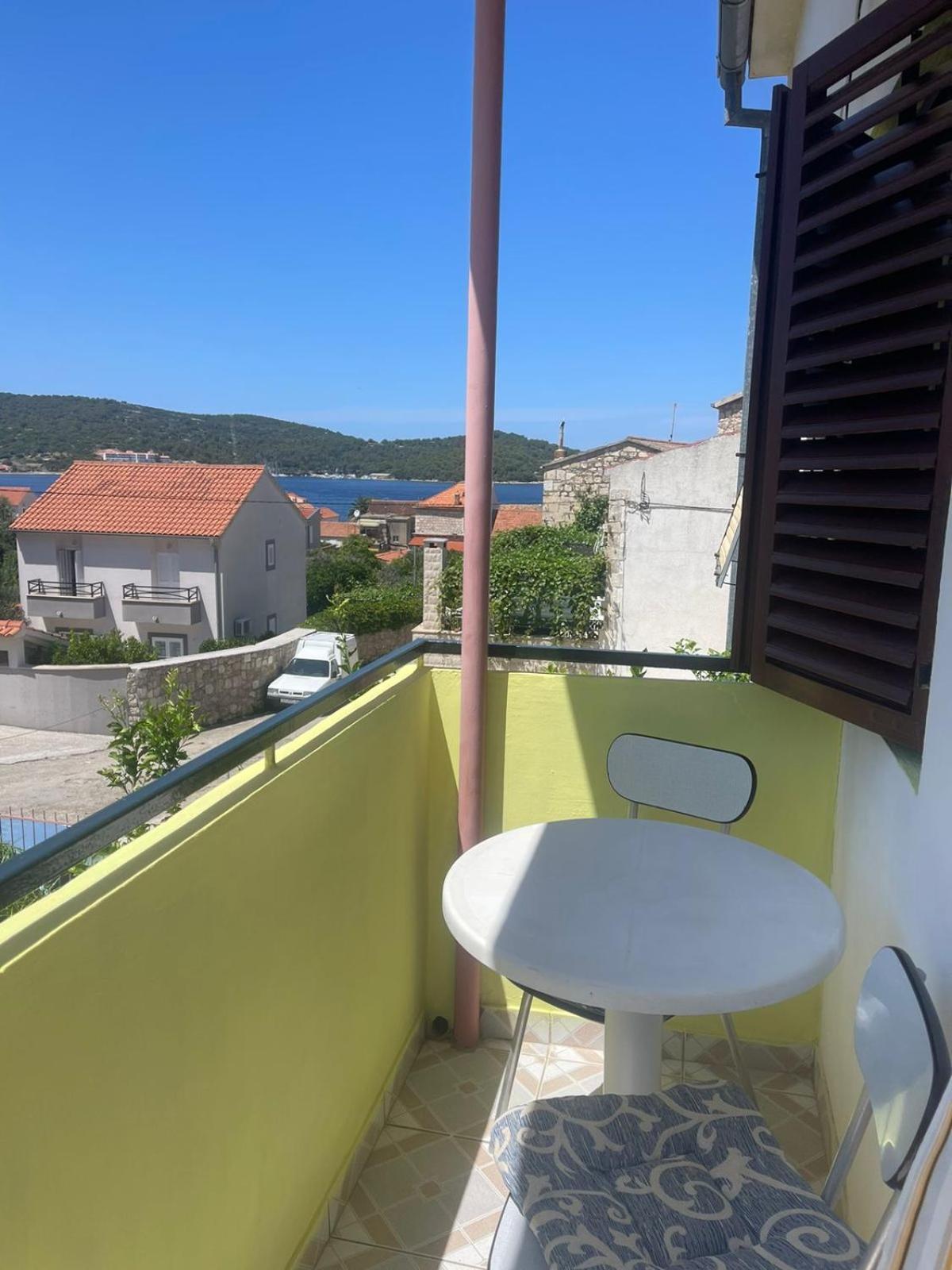 Apartments Bilic Vis Exterior photo