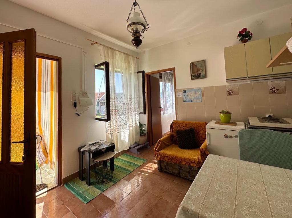 Apartments Bilic Vis Exterior photo
