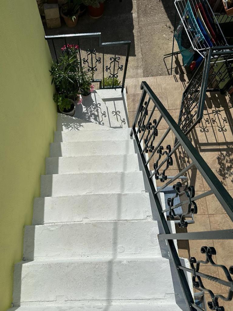 Apartments Bilic Vis Exterior photo